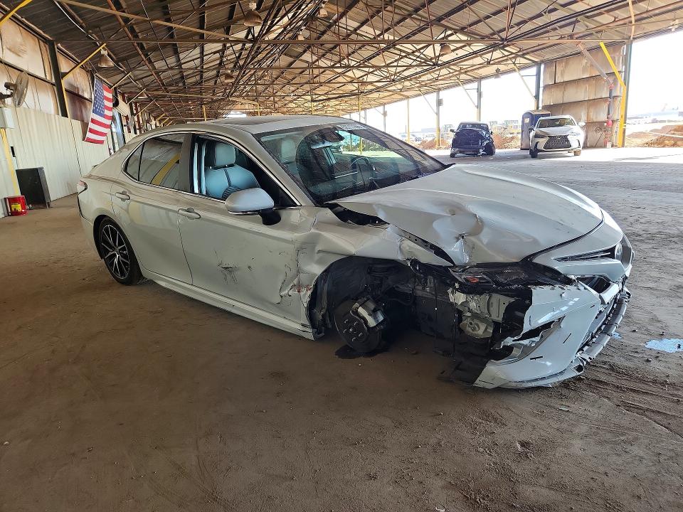 52717206 :رقم المزاد ، 4T1T11AK0NU054264 vin ، 2022 Toyota Camry مزاد بيع