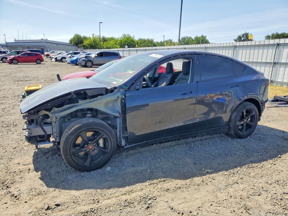 52754486 :رقم المزاد ، 7SAYGDED2TF398810 vin ، 2026 Tesla Model Y مزاد بيع