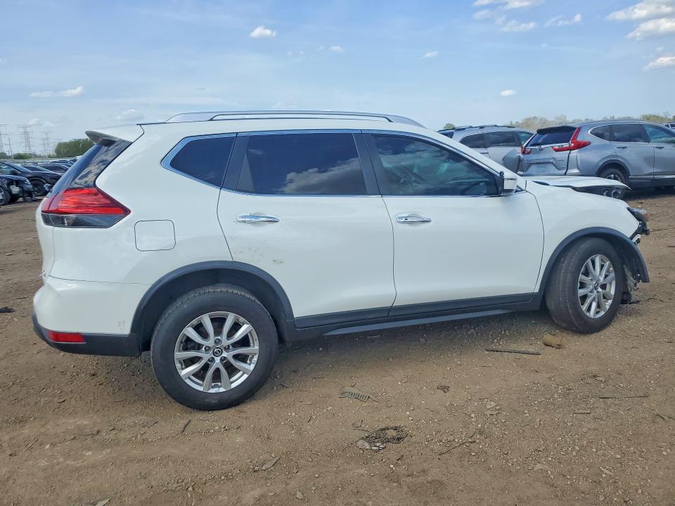 52132526 :رقم المزاد ، KNMAT2MV4HP585746 vin ، 2017 Nissan Rogue مزاد بيع
