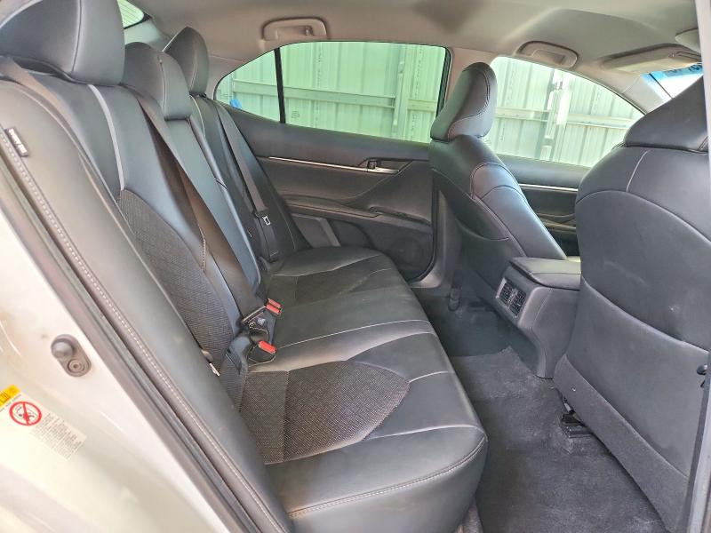 53199716 :رقم المزاد ، 4T1B61HK8JU051769 vin ، 2018 Toyota Camry مزاد بيع