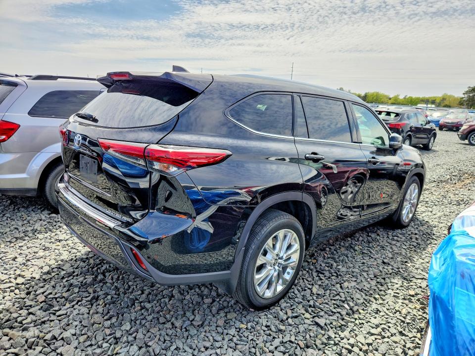 Продаж на аукціоні авто 2021 Toyota Highlander, vin: 5TDDZRBH9MS125676, номер лоту: 52579966