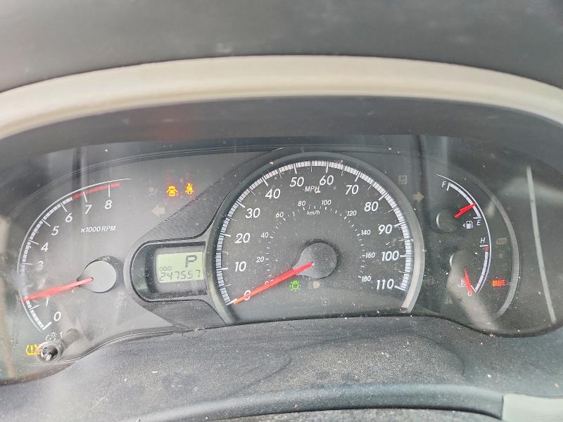 52013526 :رقم المزاد ، 5TDKK3DCXBS142042 vin ، 2011 Toyota Sienna مزاد بيع