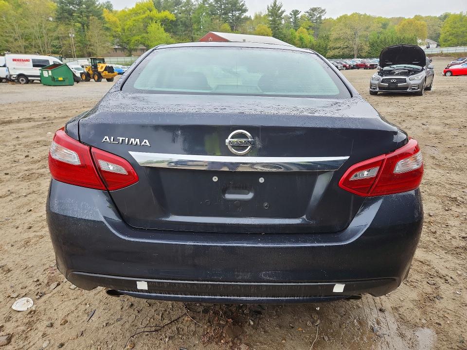 Продаж на аукціоні авто 2018 Nissan Altima, vin: 1N4AL3APXJC472110, номер лоту: 53353416