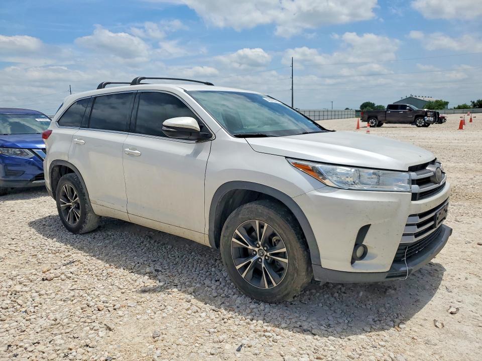 2018 Toyota Highlander მანქანა იყიდება აუქციონზე, vin: 5TDZZRFH8JS247876, აუქციონის ნომერი: 49576576