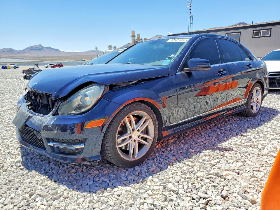 Продажа на аукционе авто 2013 Mercedes-benz C, vin: WDDGF8AB5DA833116, номер лота: 52525906