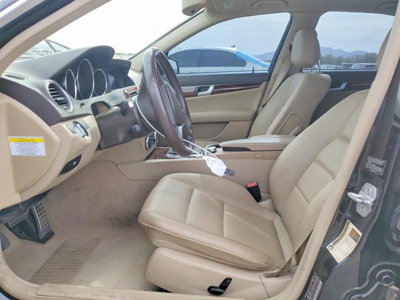 2013 Mercedes-benz C მანქანა იყიდება აუქციონზე, vin: WDDGF4HB5DR279947, აუქციონის ნომერი: 52378226