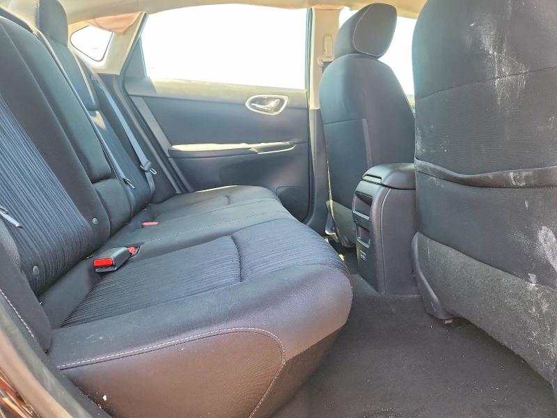 53810396 :رقم المزاد ، 3N1AB7AP2KY235255 vin ، 2019 Nissan Sentra مزاد بيع