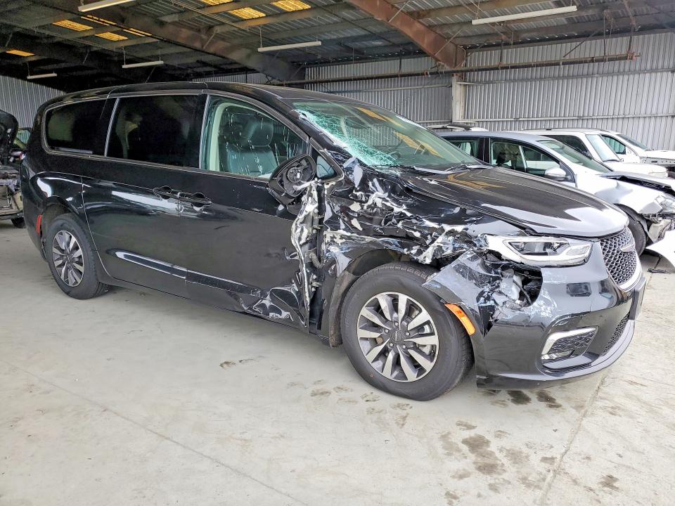 52858926 :رقم المزاد ، 2C4RC1L79NR137030 vin ، 2022 Chrysler Pacifica مزاد بيع