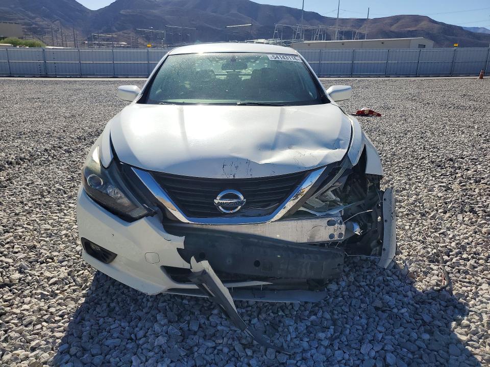 2017 Nissan Altima მანქანა იყიდება აუქციონზე, vin: 1N4AL3AP7HC277608, აუქციონის ნომერი: 54143116
