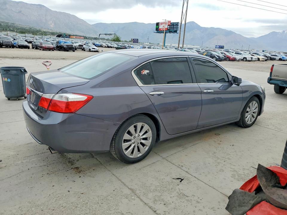 53692956 :رقم المزاد ، 1HGCR2F78FA113928 vin ، 2015 Honda Accord مزاد بيع