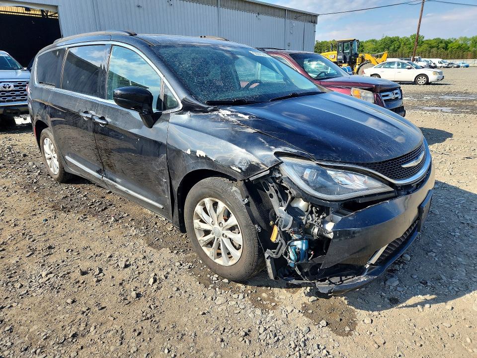 53075046 :رقم المزاد ، 2C4RC1BG6HR642352 vin ، 2017 Chrysler Pacifica مزاد بيع