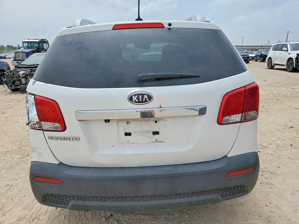 2011 Kia Sorento მანქანა იყიდება აუქციონზე, vin: 5XYKTDA18BG070423, აუქციონის ნომერი: 52777106