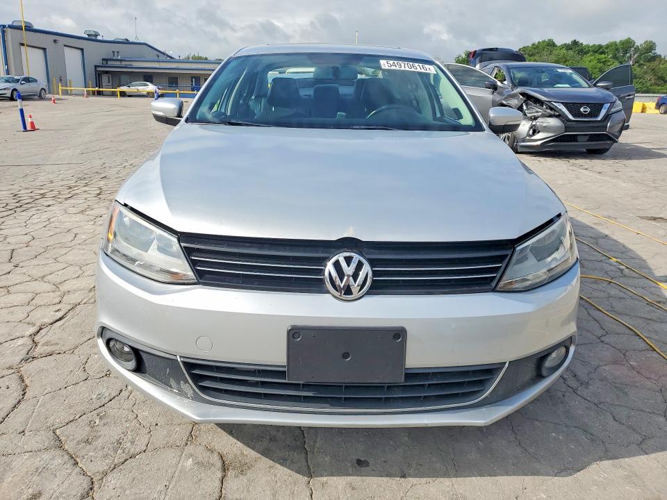 54970616 :رقم المزاد ، 3VWL17AJ3EM404132 vin ، 2014 Volkswagen Jetta مزاد بيع