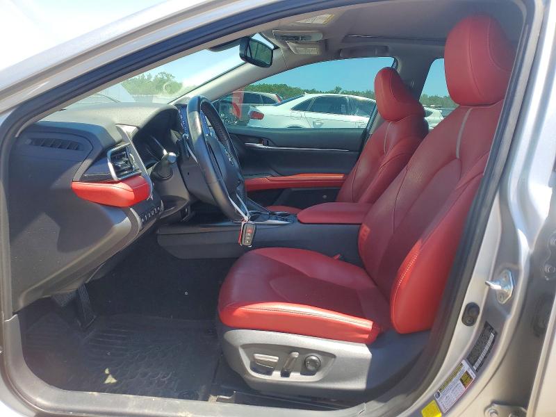 54664466 :رقم المزاد ، 4T1KZ1AK5MU051069 vin ، 2021 Toyota Camry مزاد بيع