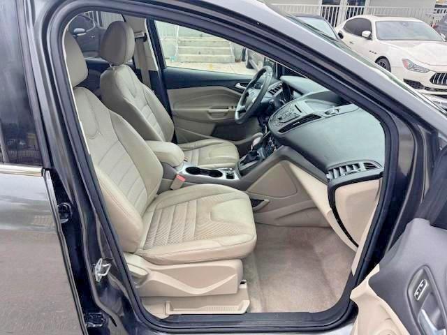 2016 Ford Escape მანქანა იყიდება აუქციონზე, vin: 1FMCU0GX4GUC35892, აუქციონის ნომერი: 55032546