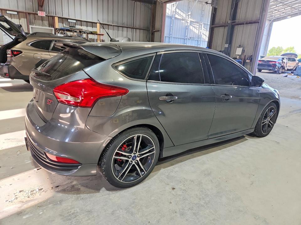 52100796 :رقم المزاد ، 1FADP3L99HL211514 vin ، 2017 Ford Focus مزاد بيع