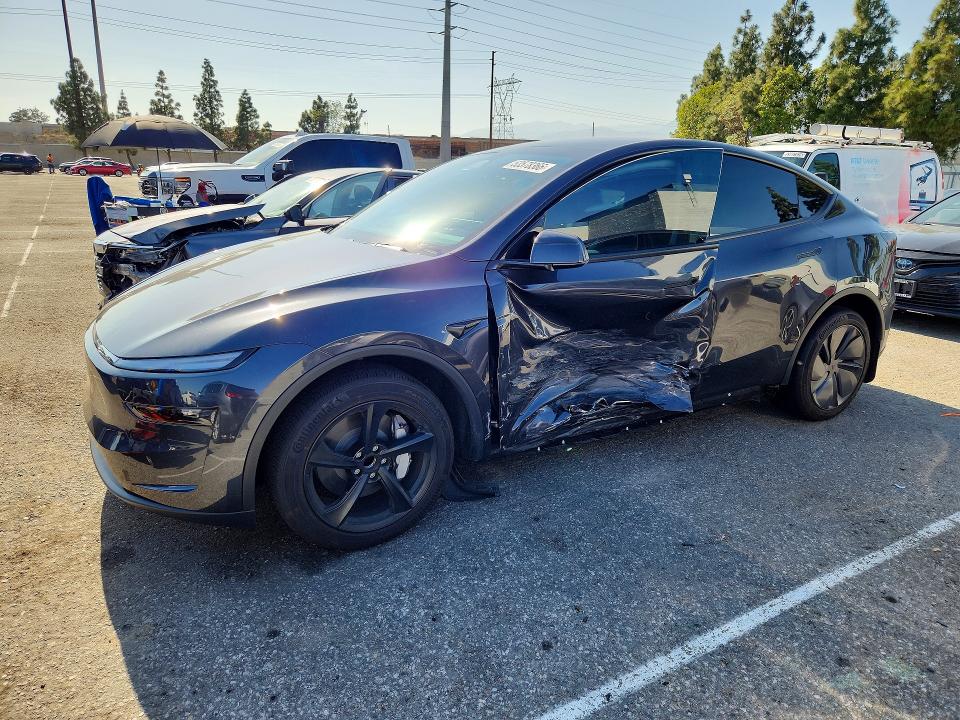 2026 Tesla Model Y მანქანა იყიდება აუქციონზე, vin: 7SAYGDED0TF415197, აუქციონის ნომერი: 53578366