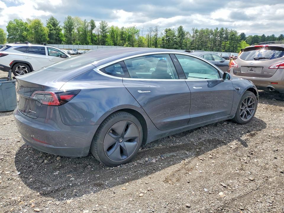 53701186 :رقم المزاد ، 5YJ3E1EB4JF128999 vin ، 2018 Tesla Model 3 مزاد بيع