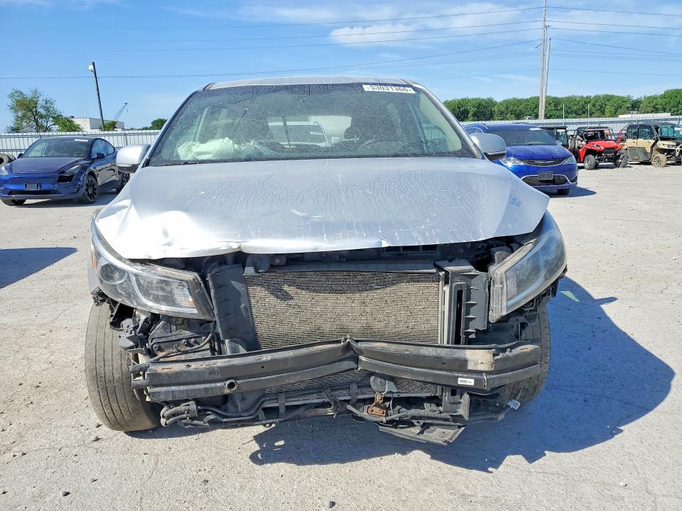2017 Kia Sedona მანქანა იყიდება აუქციონზე, vin: KNDMA5C15H6284105, აუქციონის ნომერი: 53031366