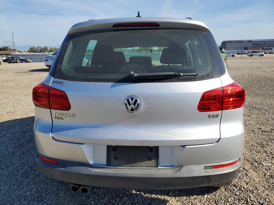 53133406 :رقم المزاد ، WVGAV7AX8HK048979 vin ، 2017 Volkswagen Tiguan مزاد بيع