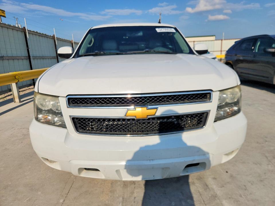 2014 Chevrolet Suburban მანქანა იყიდება აუქციონზე, vin: 1GNSCJE03ER234688, აუქციონის ნომერი: 54700026