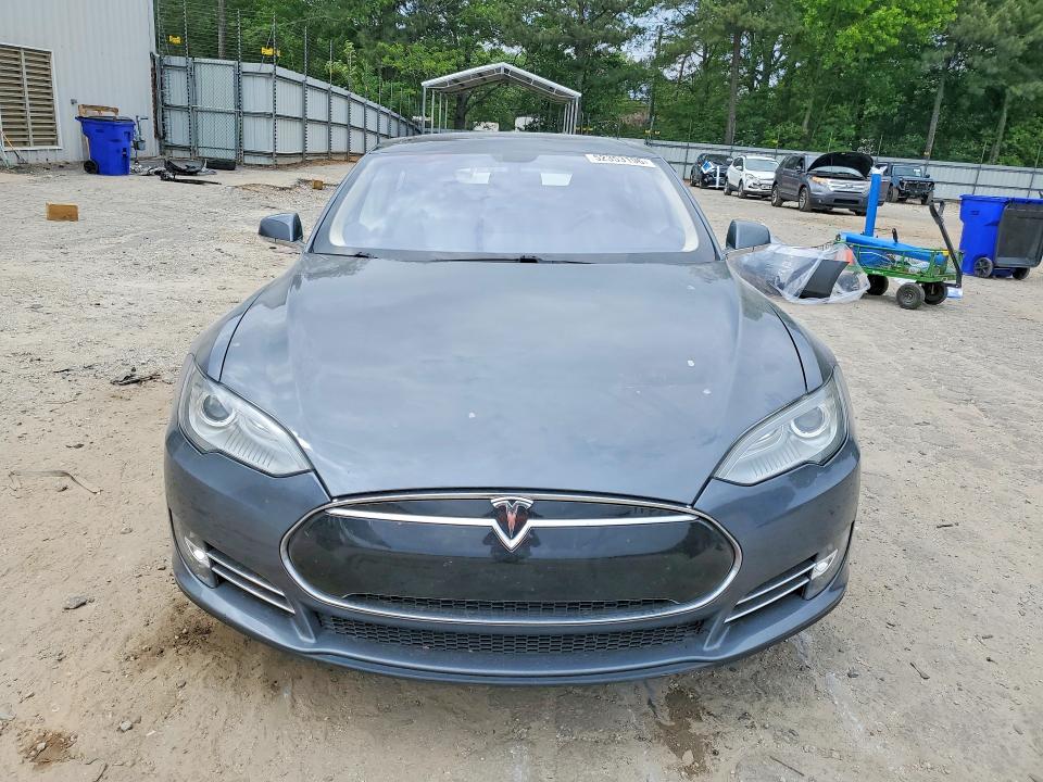 52353196 :رقم المزاد ، 5YJSA1CN0DFP19632 vin ، 2013 Tesla Model S مزاد بيع