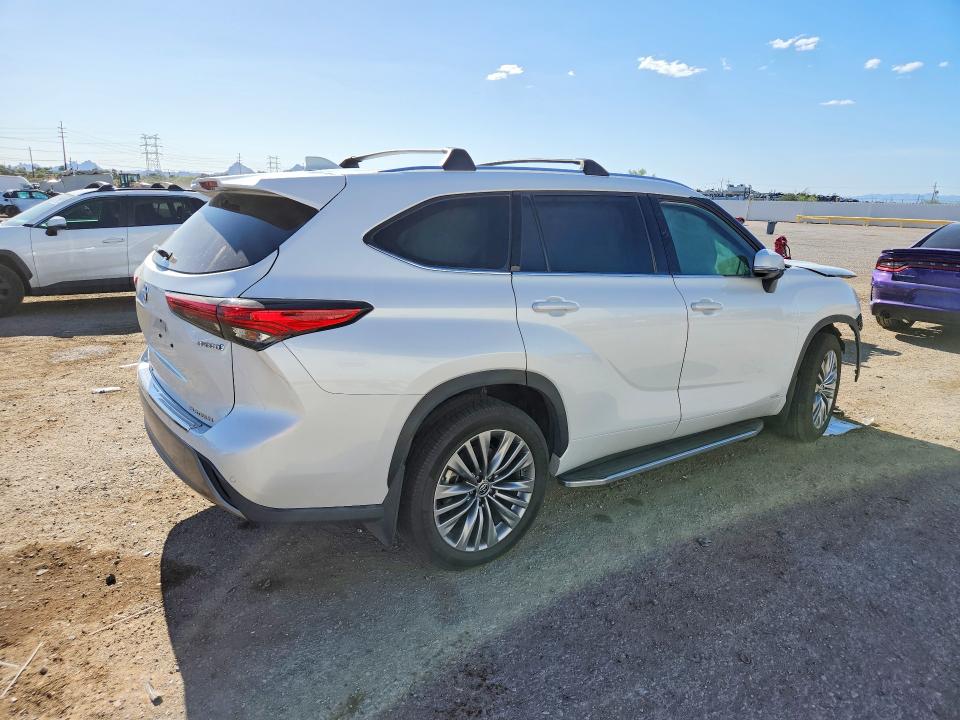 Auction sale of the 2022 Toyota Highlander, vin: 5TDEBRCH7NS104916, lot number: 54817146
