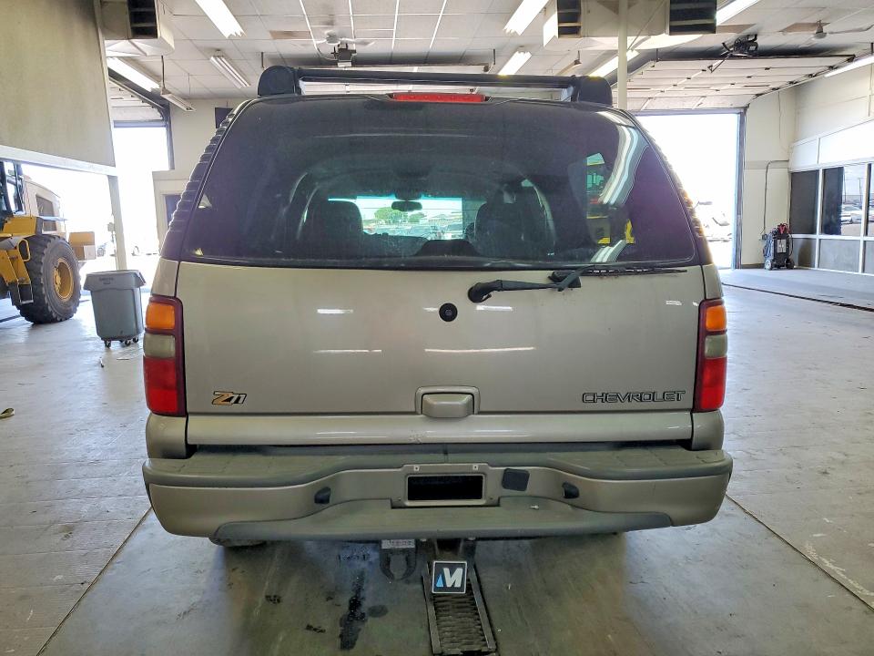 2003 Chevrolet Suburban მანქანა იყიდება აუქციონზე, vin: 3GNFK16Z43G163130, აუქციონის ნომერი: 55281586