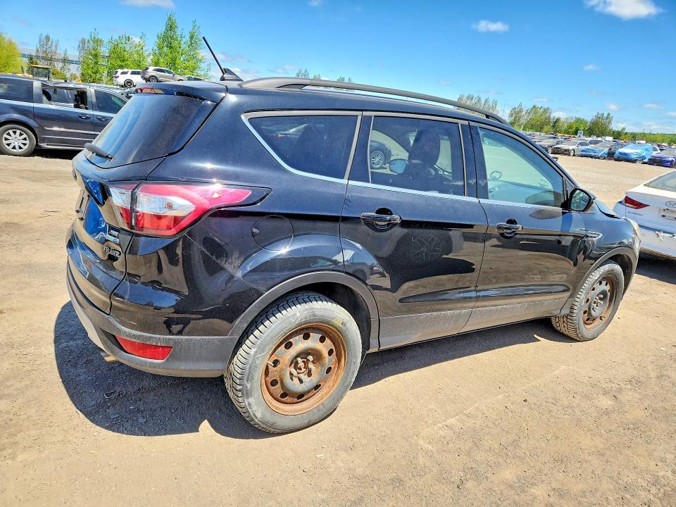 54132326 :رقم المزاد ، 1FMCU9GD9JUA76370 vin ، 2018 Ford Escape مزاد بيع