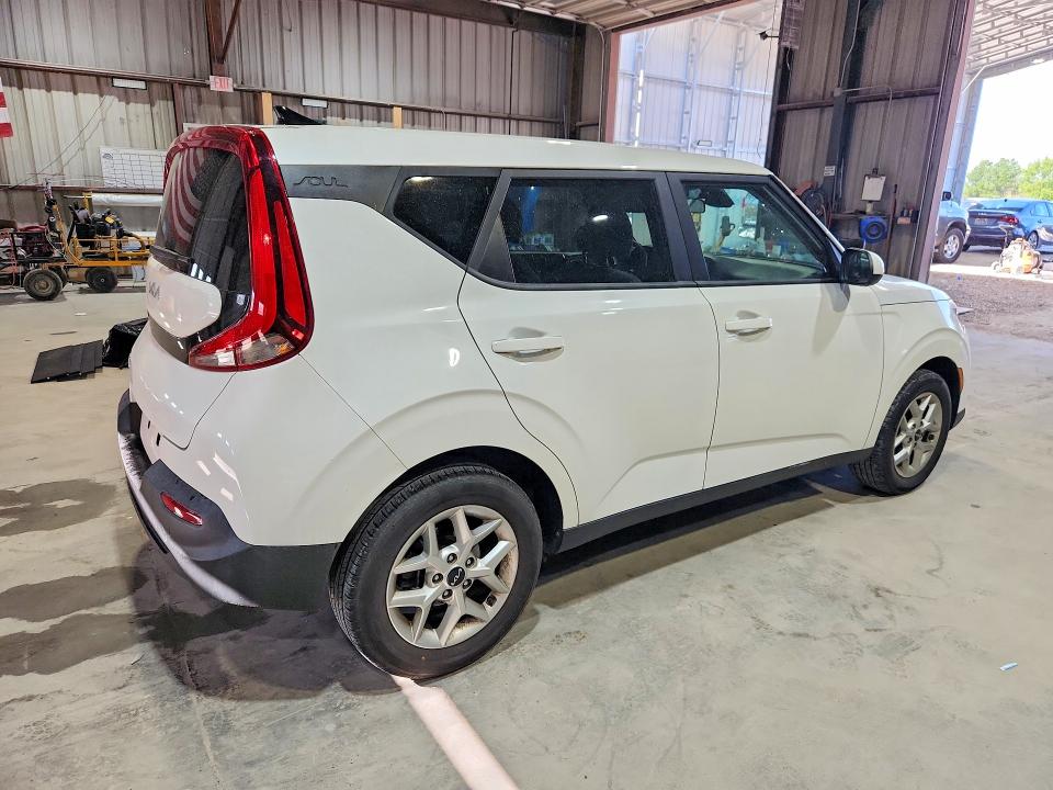 2022 Kia Soul მანქანა იყიდება აუქციონზე, vin: KNDJ23AU7N7163535, აუქციონის ნომერი: 53204056