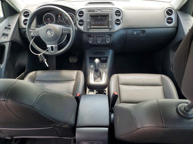 53694856 :رقم المزاد ، WVGBV7AX9HK021830 vin ، 2017 Volkswagen Tiguan مزاد بيع