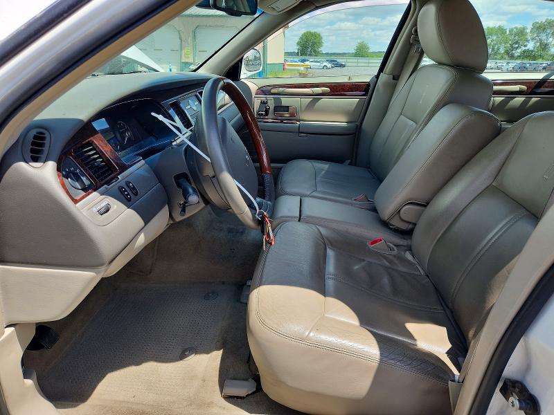Продажа на аукционе авто 2011 Lincoln Town Car, vin: 2LNBL8CV6BX763503, номер лота: 53655276