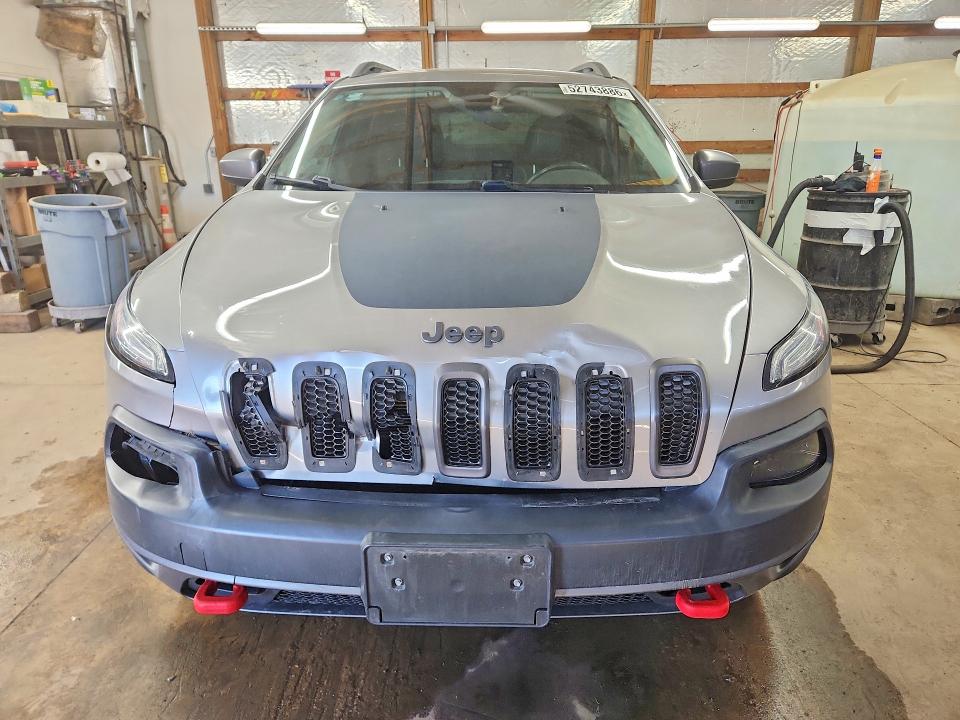 52743886 :رقم المزاد ، 1C4PJMBB7FW636714 vin ، 2015 Jeep Cherokee مزاد بيع