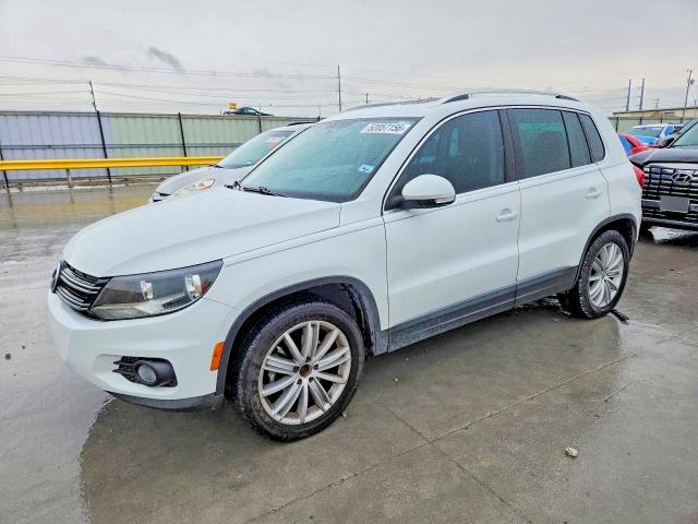 52057156 :رقم المزاد ، WVGAV7AX8FW598611 vin ، 2015 Volkswagen Tiguan مزاد بيع