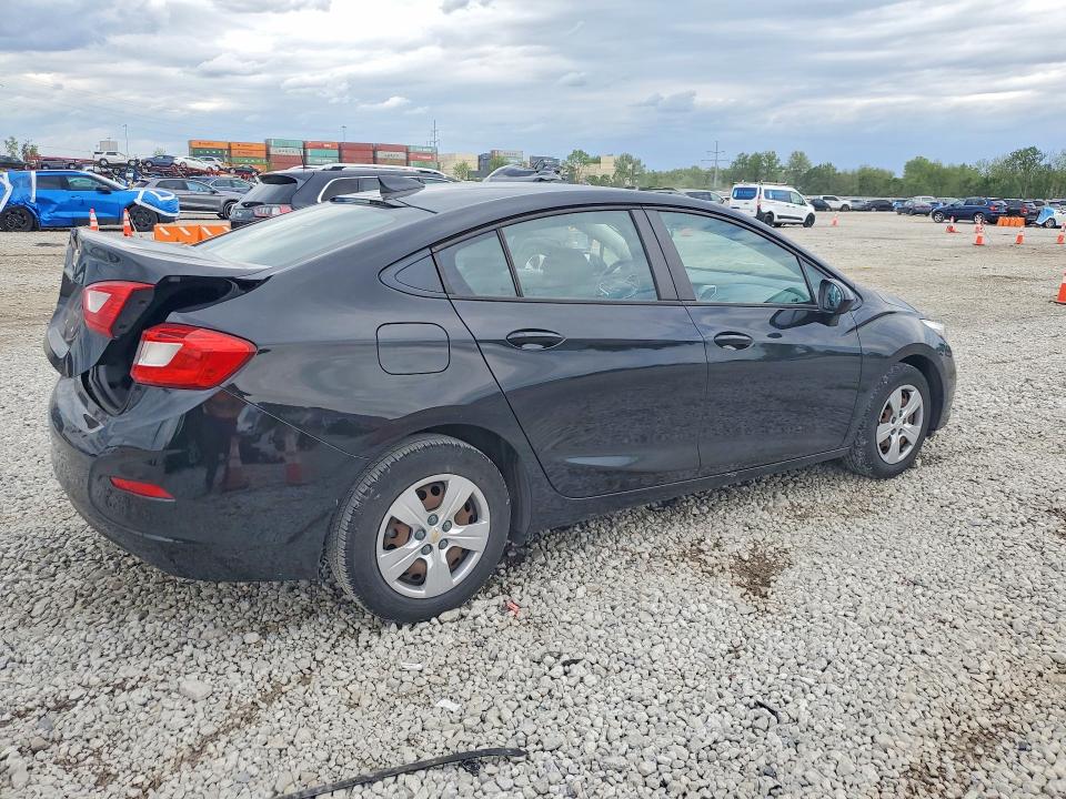 53207546 :رقم المزاد ، 1G1BC5SMXJ7113422 vin ، 2018 Chevrolet Cruze مزاد بيع