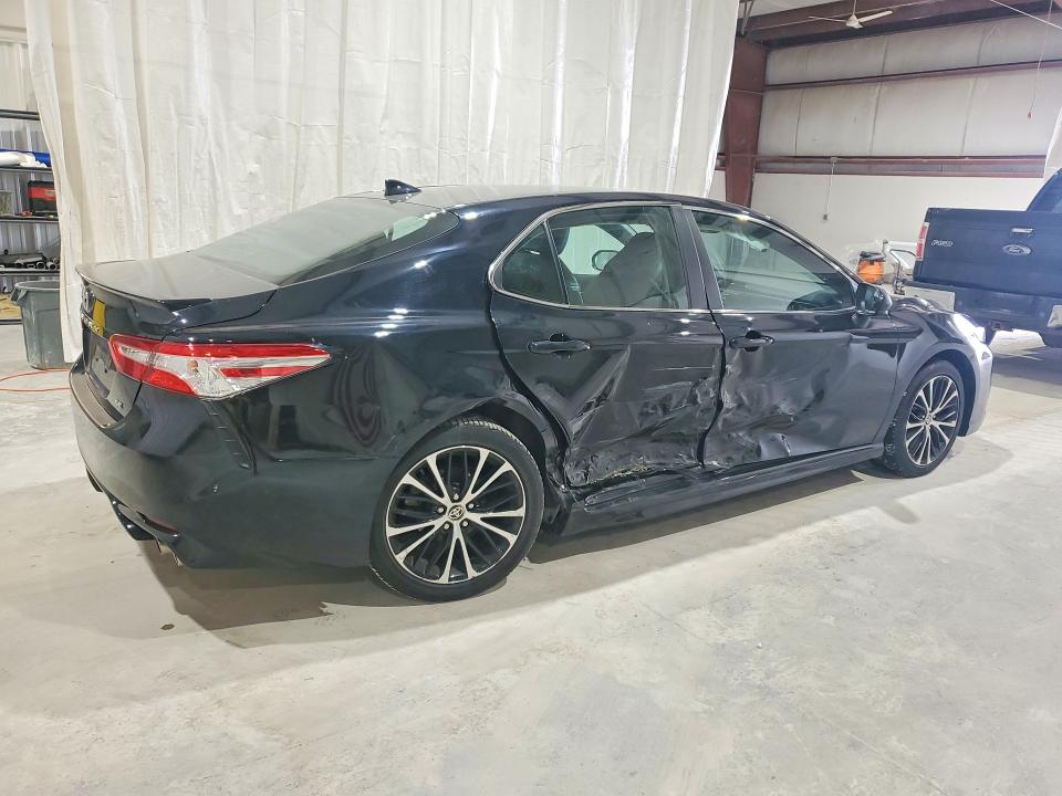 54393266 :رقم المزاد ، 4T1G11AK1LU948739 vin ، 2020 Toyota Camry مزاد بيع