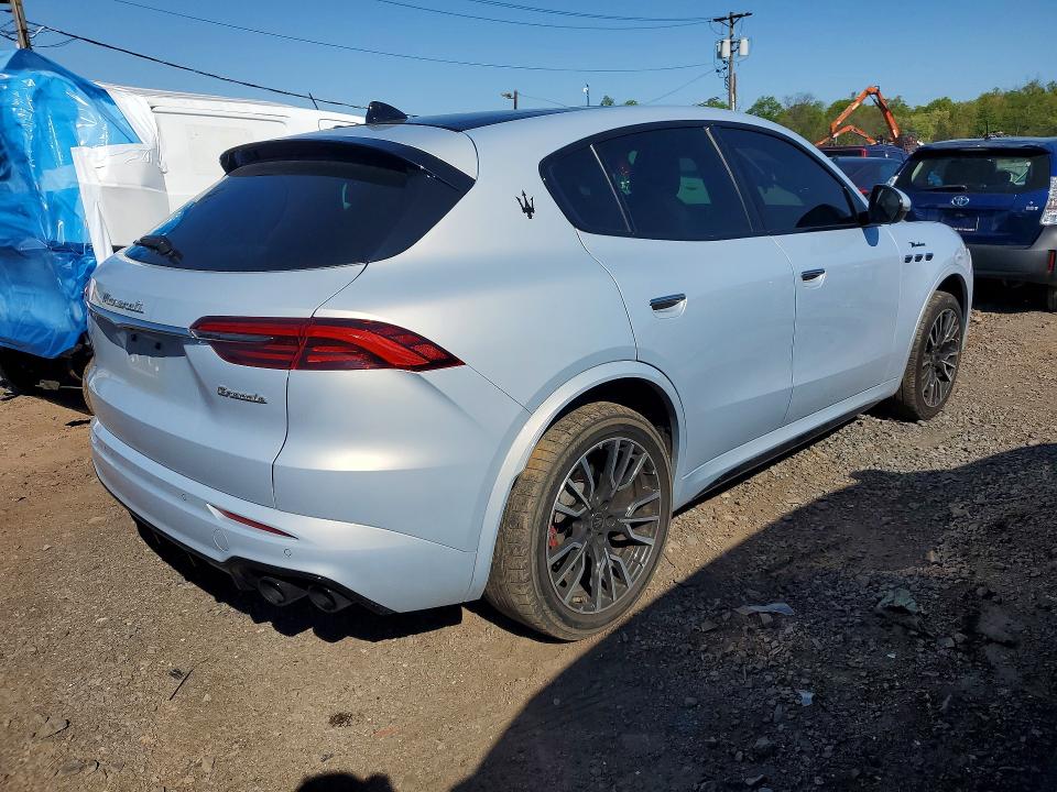 2023 Maserati Grecale მანქანა იყიდება აუქციონზე, vin: ZN682AVM7P7422443, აუქციონის ნომერი: 51889296