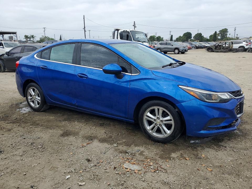 54848436 :رقم المزاد ، 1G1BE5SM7H7175431 vin ، 2017 Chevrolet Cruze مزاد بيع