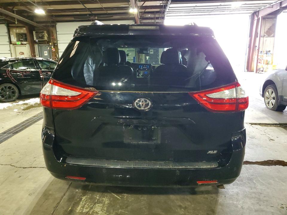 52729746 :رقم المزاد ، 5TDYK3DC6FS688000 vin ، 2015 Toyota Sienna مزاد بيع