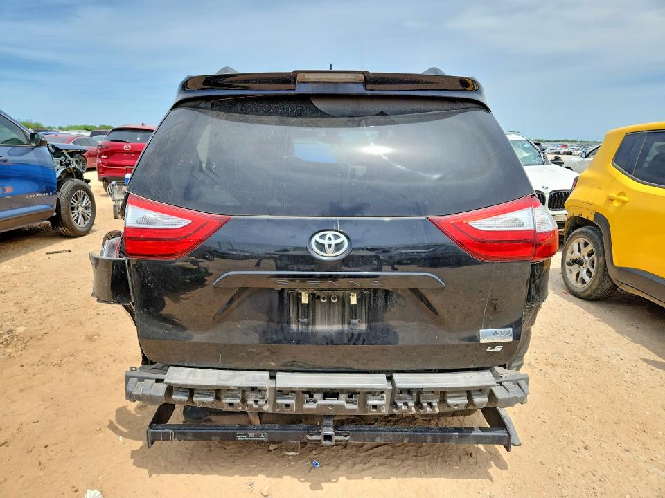 53821786 :رقم المزاد ، 5TDKZ3DC6JS915325 vin ، 2018 Toyota Sienna مزاد بيع