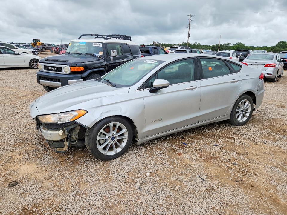54695966 :رقم المزاد ، 3FA6P0LU4KR274220 vin ، 2019 Ford Fusion مزاد بيع