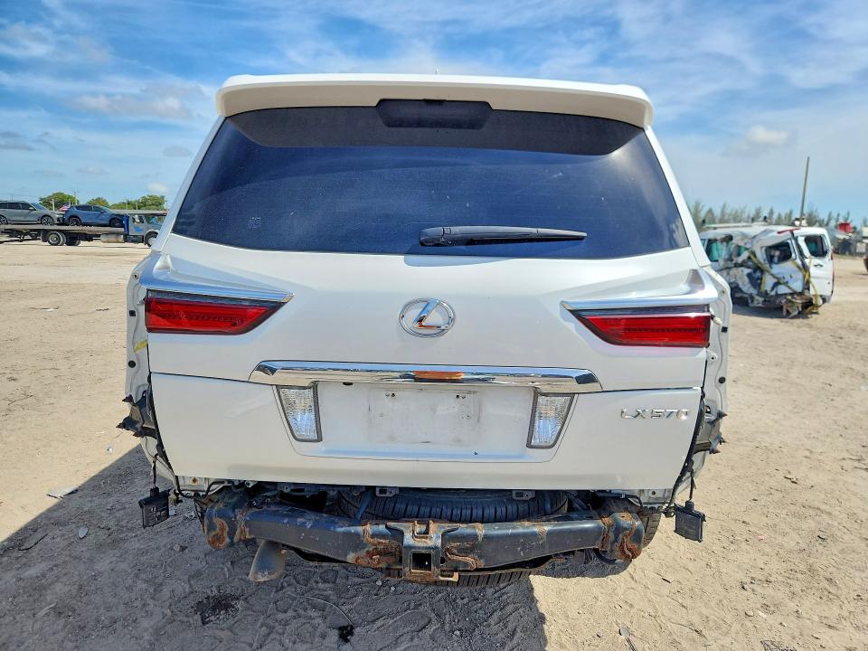 Продажа на аукционе авто 2017 Lexus Lx, vin: JTJHY7AX4H4224633, номер лота: 52258696