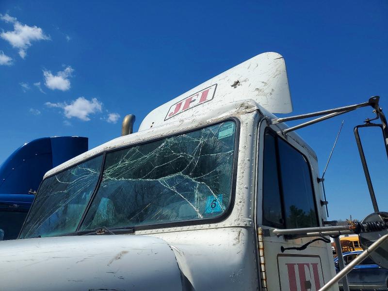 Продаж на аукціоні авто 1995 Freightliner Fld120, vin: 1FUYFCXB5SH552794, номер лоту: 52056186