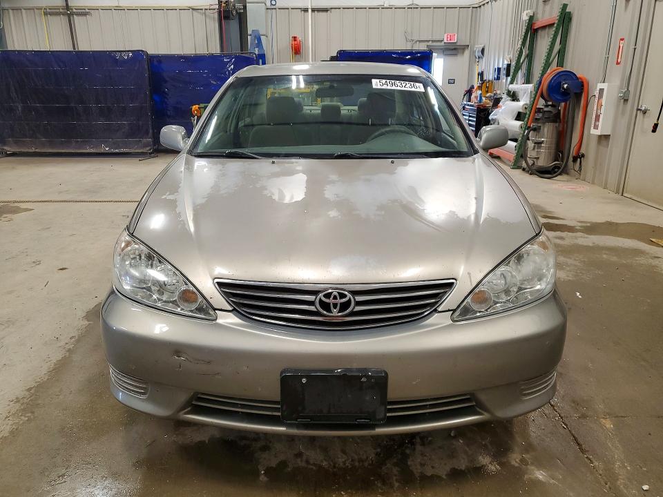 54963236 :رقم المزاد ، 4T1BE32K95U575882 vin ، 2005 Toyota Camry مزاد بيع