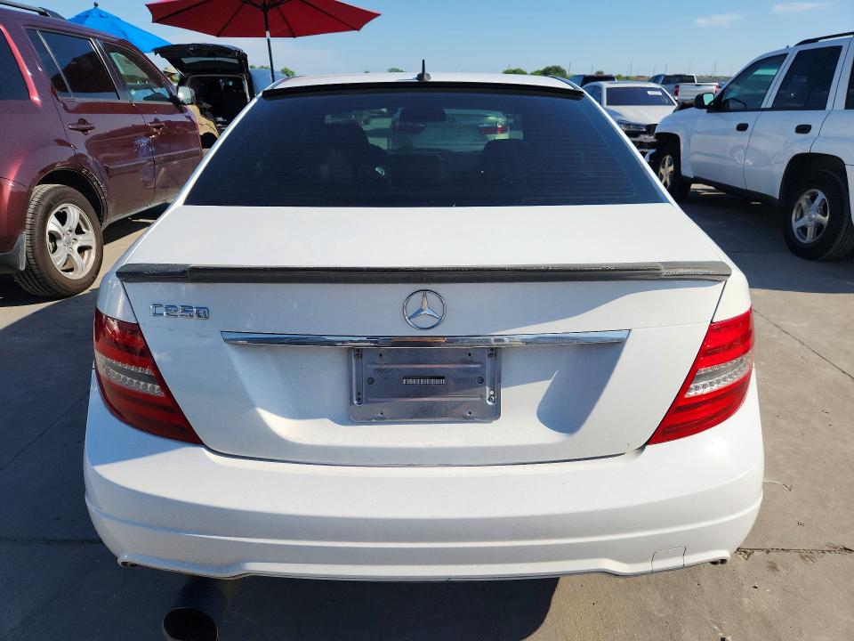 55634436 :رقم المزاد ، WDDGF4HB4ER314561 vin ، 2014 Mercedes-benz C مزاد بيع