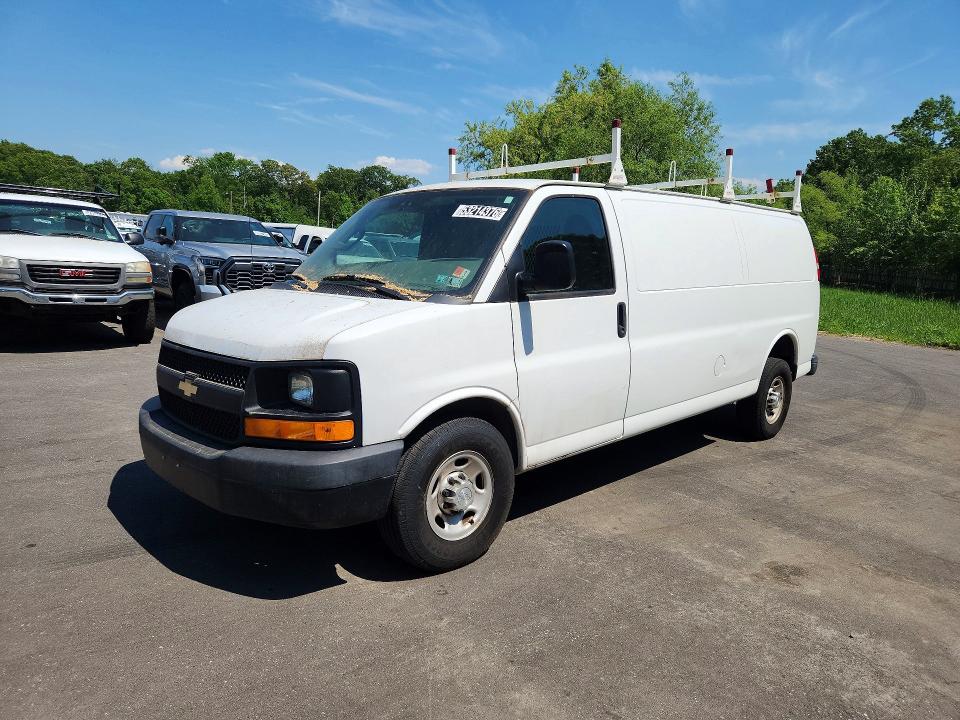 53214376 :رقم المزاد ، 1GCWGBFF8H1117358 vin ، 2017 Chevrolet Express G2500 مزاد بيع