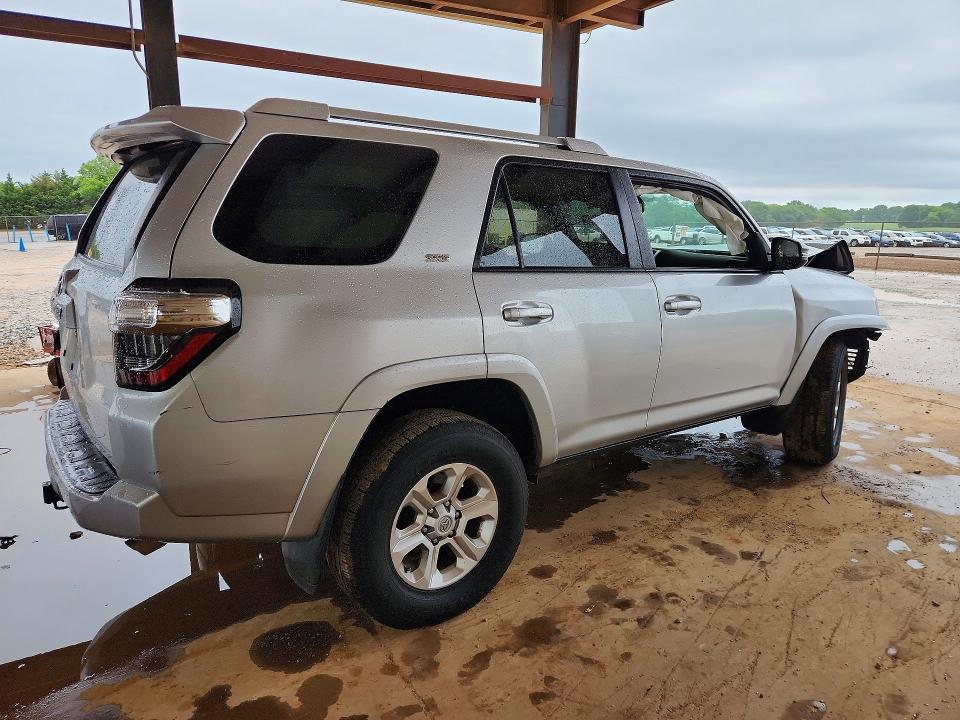 52585666 :رقم المزاد ، JTEZU5JRXJ5190654 vin ، 2018 Toyota 4runner مزاد بيع