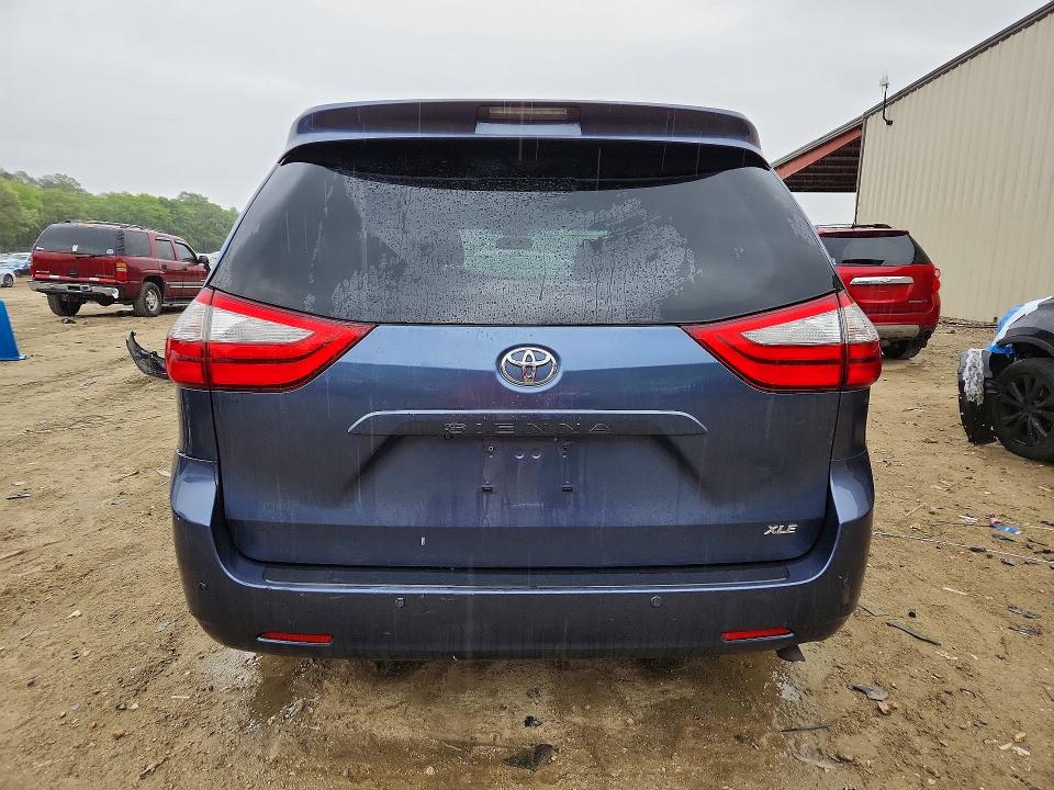 52701356 :رقم المزاد ، 5TDYK3DC0FS584117 vin ، 2015 Toyota Sienna مزاد بيع