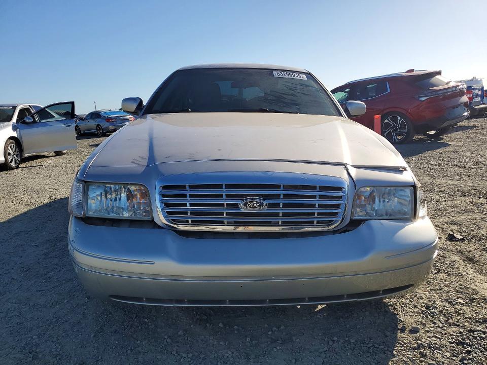 2011 Ford Crown Victoria მანქანა იყიდება აუქციონზე, vin: 2FABP7EV8BX127154, აუქციონის ნომერი: 53296946