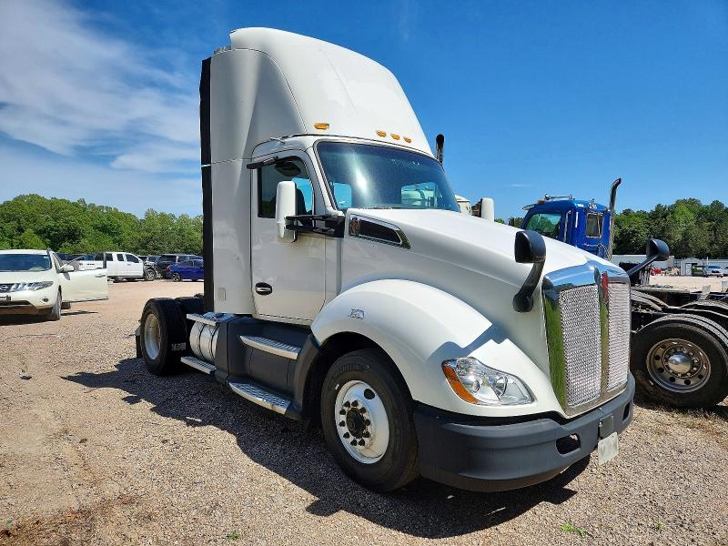 50603956 :رقم المزاد ، 1XKYA48X6HJ160323 vin ، 2017 Kenworth T680 مزاد بيع